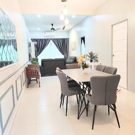 Private Pool Cassa Dinies, Wifi , Bbq,10 Pax Villa Rantau Panjang Bagian luar foto