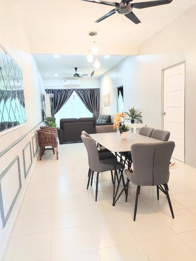 Private Pool Cassa Dinies, Wifi , Bbq,10 Pax Villa Rantau Panjang Bagian luar foto