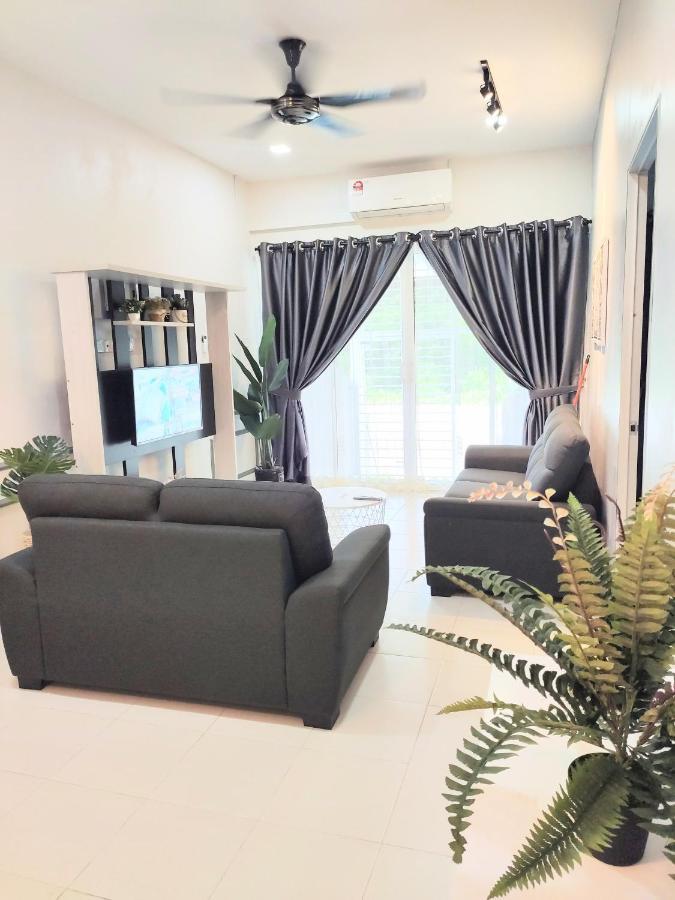 Private Pool Cassa Dinies, Wifi , Bbq,10 Pax Villa Rantau Panjang Bagian luar foto