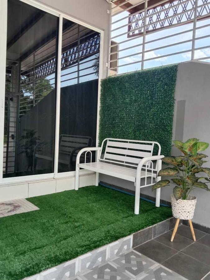 Private Pool Cassa Dinies, Wifi , Bbq,10 Pax Villa Rantau Panjang Bagian luar foto