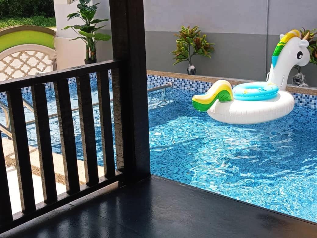 Private Pool Cassa Dinies, Wifi , Bbq,10 Pax Villa Rantau Panjang Bagian luar foto