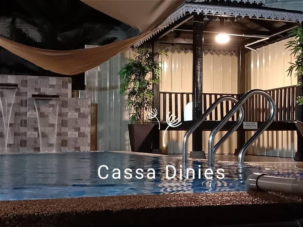 Private Pool Cassa Dinies, Wifi , Bbq,10 Pax Villa Rantau Panjang Bagian luar foto