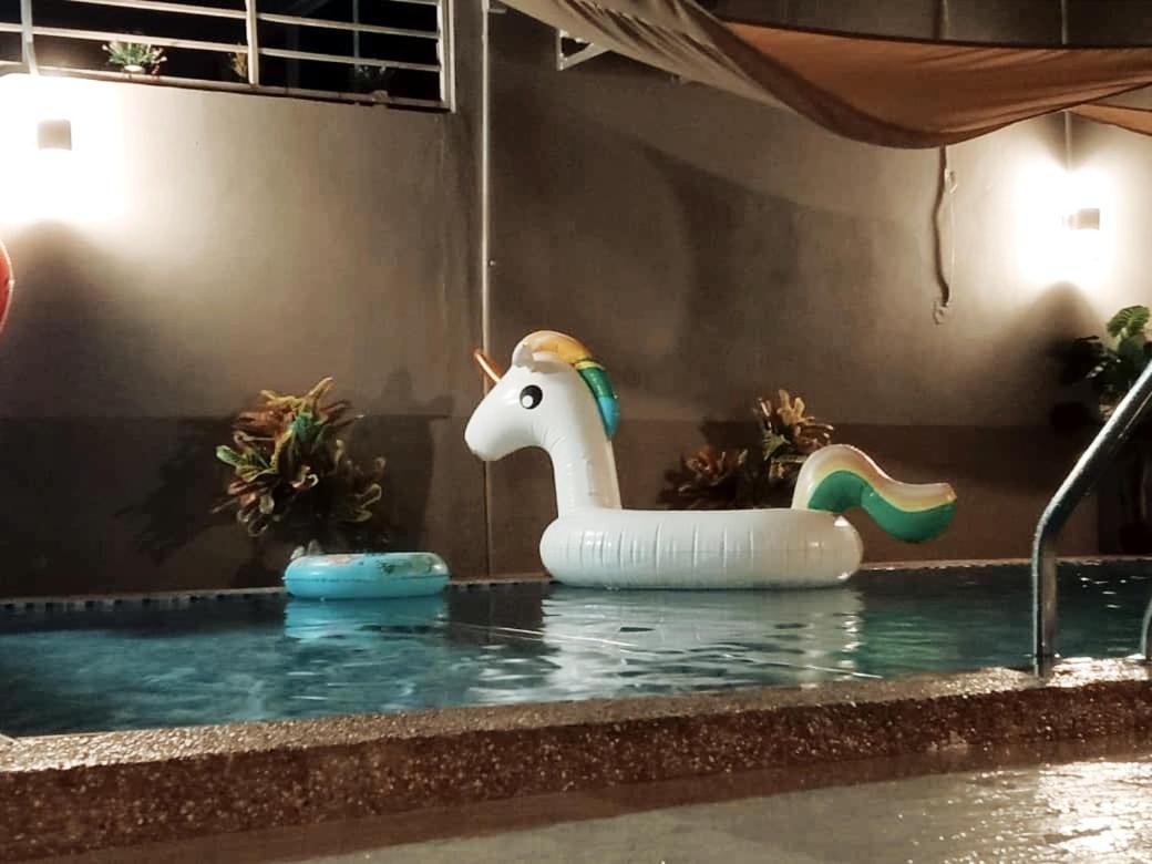 Private Pool Cassa Dinies, Wifi , Bbq,10 Pax Villa Rantau Panjang Bagian luar foto