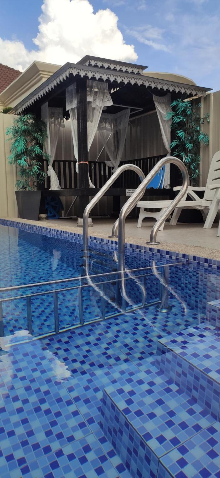 Private Pool Cassa Dinies, Wifi , Bbq,10 Pax Villa Rantau Panjang Bagian luar foto