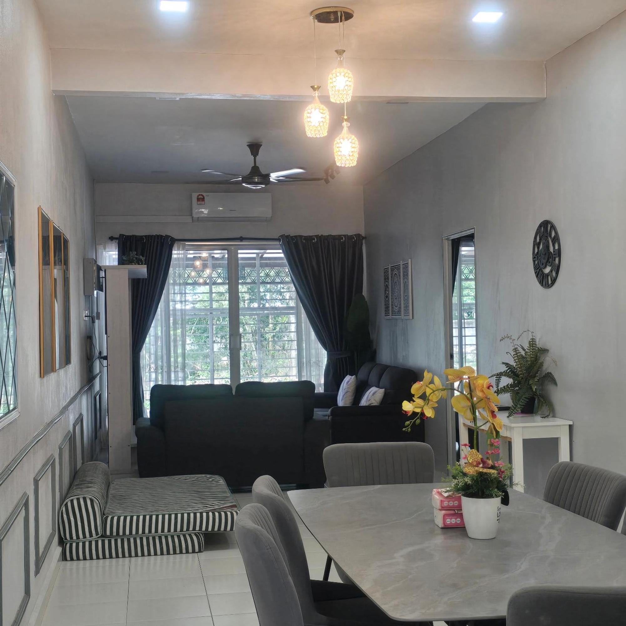 Private Pool Cassa Dinies, Wifi , Bbq,10 Pax Villa Rantau Panjang Bagian luar foto