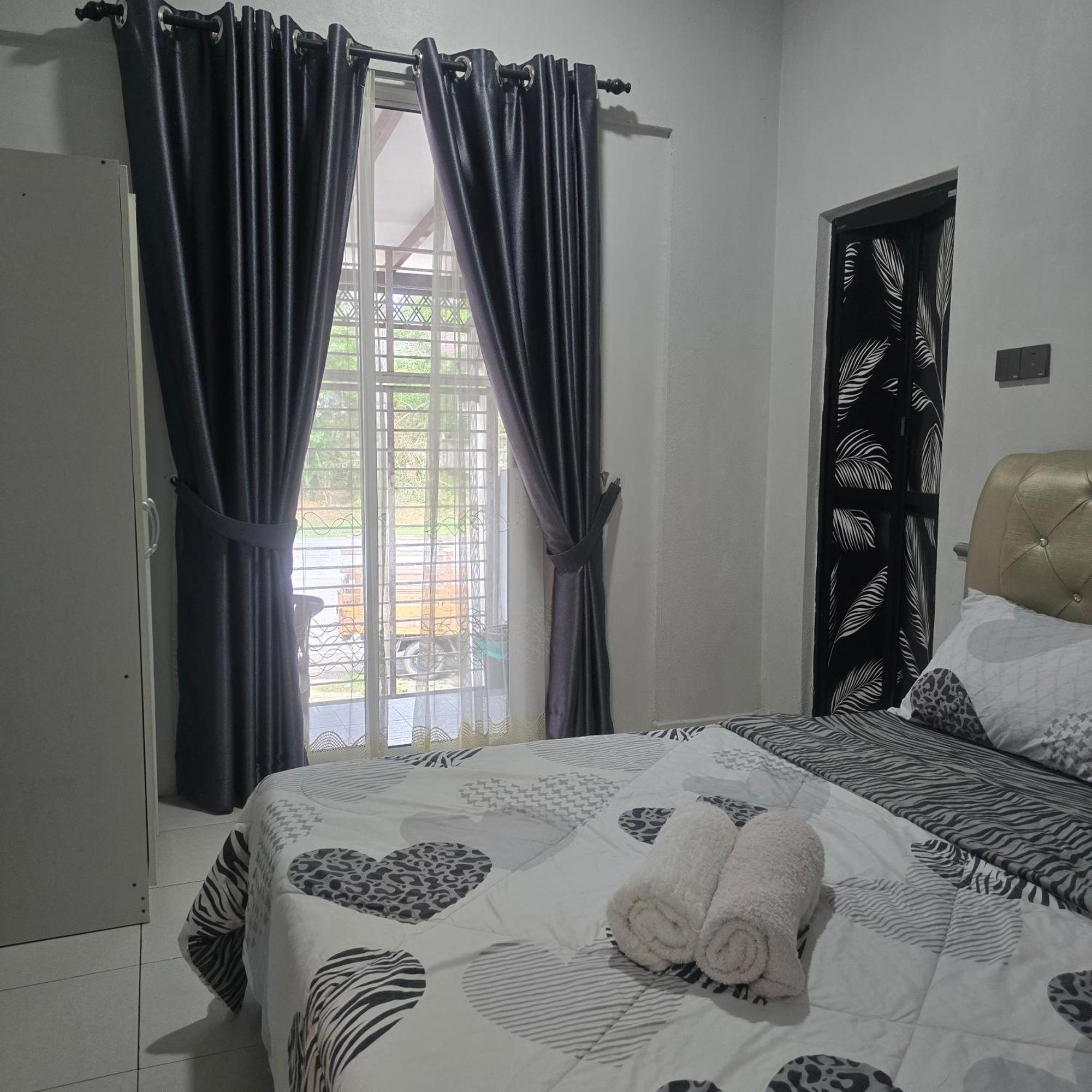Private Pool Cassa Dinies, Wifi , Bbq,10 Pax Villa Rantau Panjang Bagian luar foto